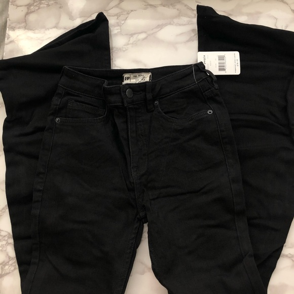 ❌MOVING SALE❌ FREE PEOPLE high raise flare jeans - Picture 5 of 8
